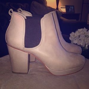 Steve Madden Topsecrt booties